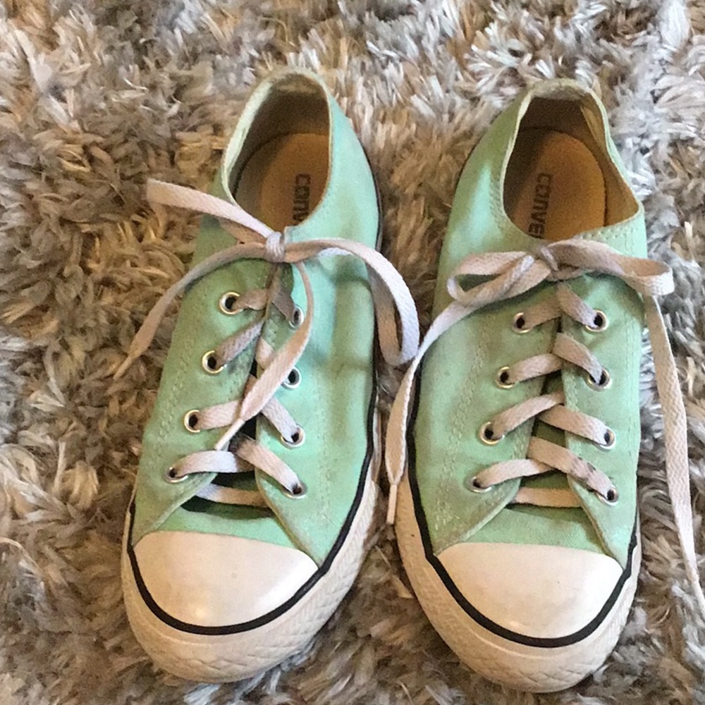 Mint blue low cut Converse children size 3